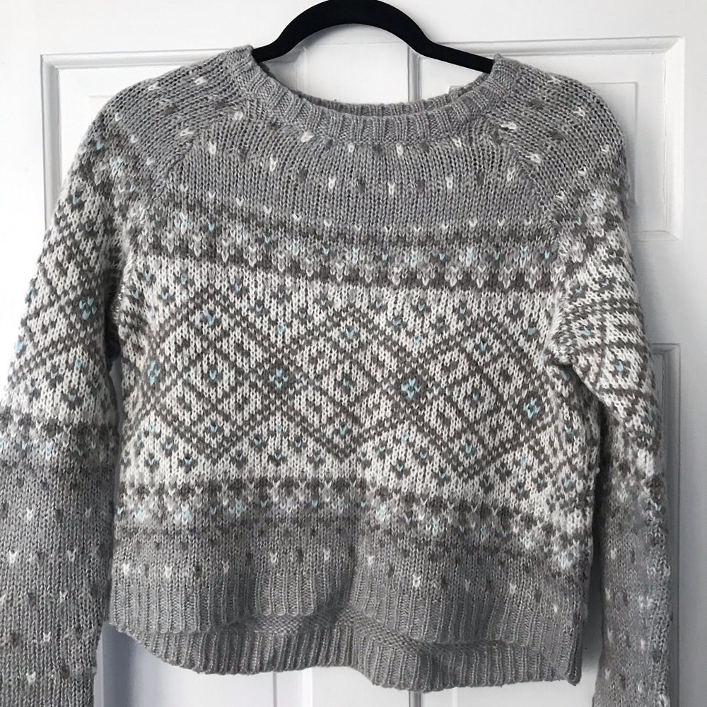Aeropostale crop sweater grey size med